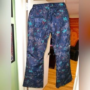Oakley biozone womens snowboard pants size small worn twice